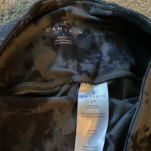 Danskin print activewear leggings size small - Picture 6 of 6